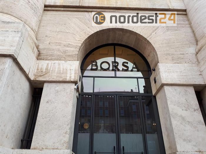Borsa; Milano apre invariata