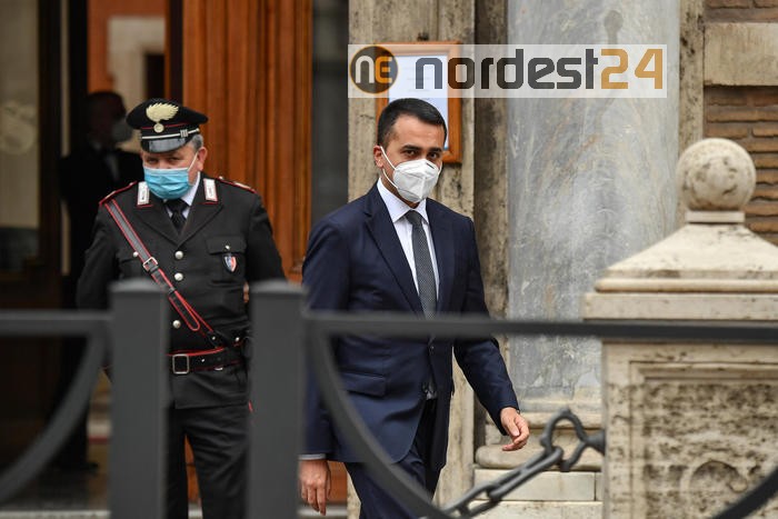 Di Maio, riapre Italia