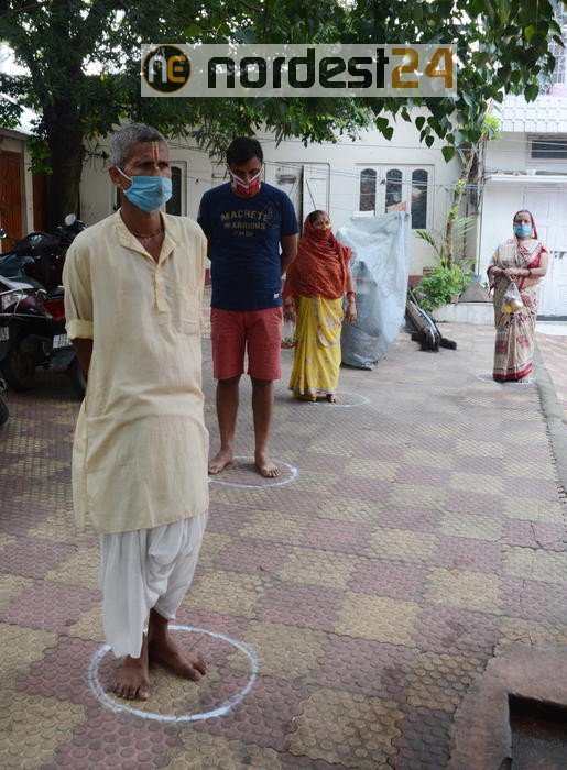 India riapre i templi nonostante contagi
