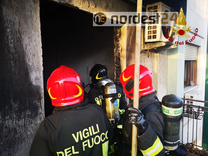 Casa a fuoco:muore donna,grave la figlia