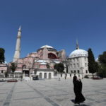 Turchia:Santa Sofia transennata prima di annuncio su moschea