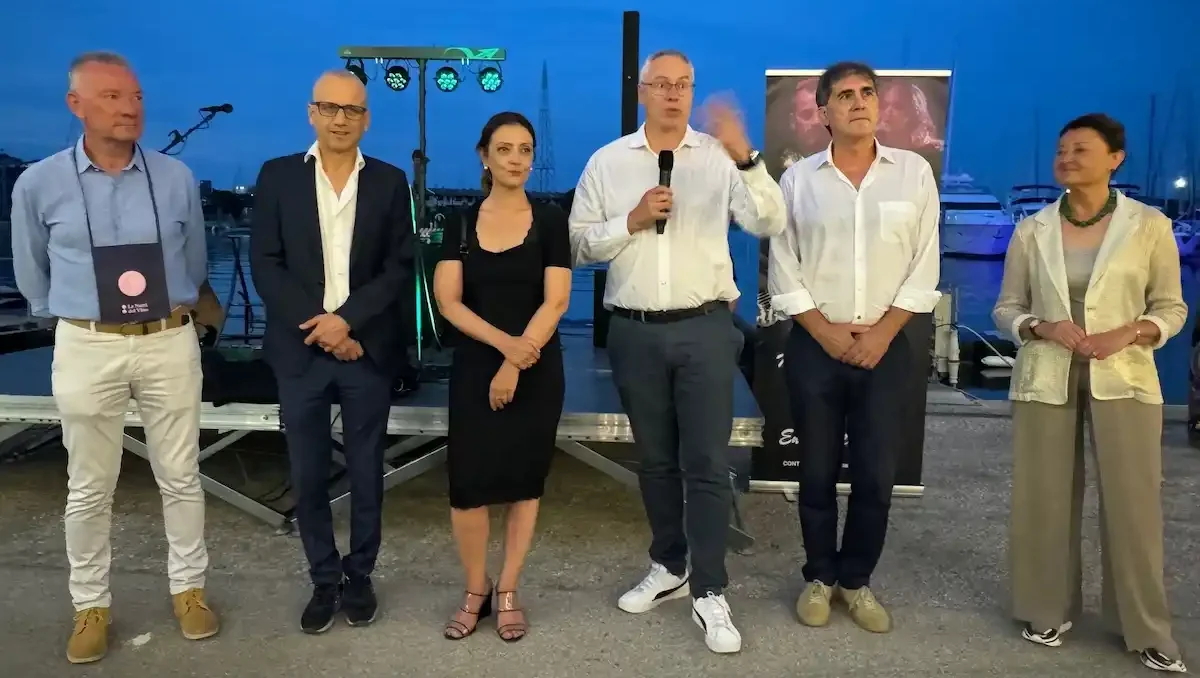 "Le notti del vino" riempie la piazza di Aprilia Marittima