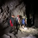 Coppia di escursionisti bloccata in un canale