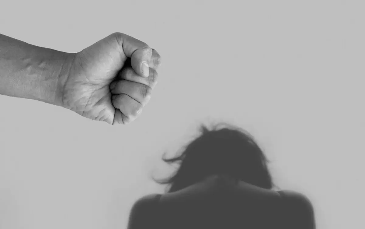 Tre uomini violenti con le ex e uno verso la madre disabile