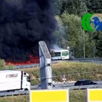 Furgone a fuoco sul Passante di Mestre