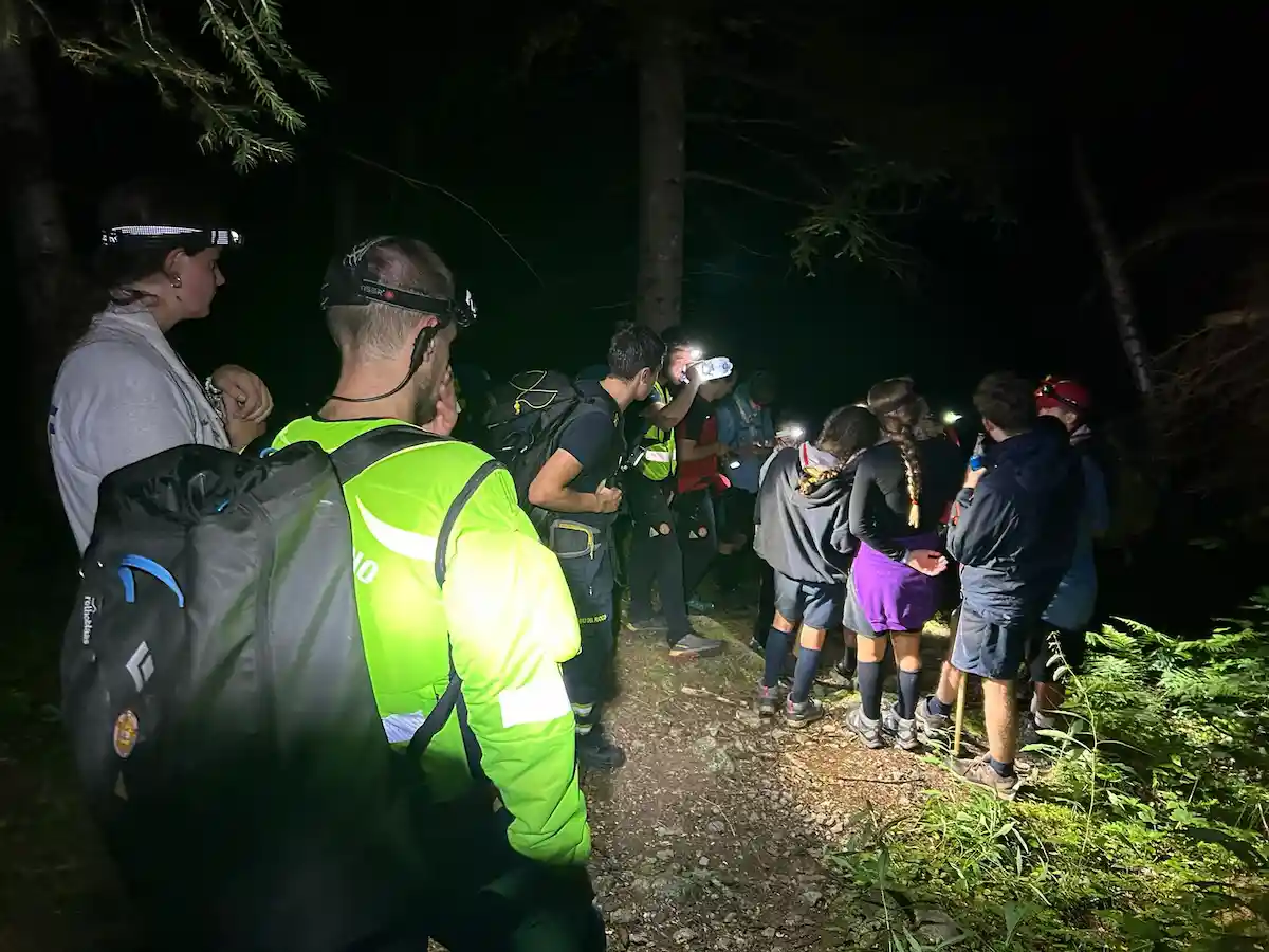 Gruppo di scout in difficoltà al Bivacco