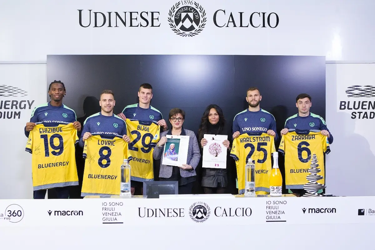 Andos Udine e Udinese per la Vita a fianco alle donne: le maglie dei Bianconeri donate all’associazione che le metterà all’asta