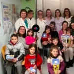 i vigili del fuoco consegnano le calze della Befana