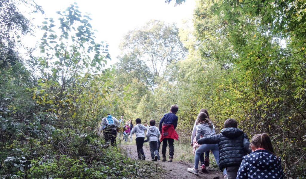 Camminate, giochi e musica per bambini
